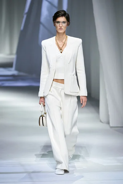 Look 37